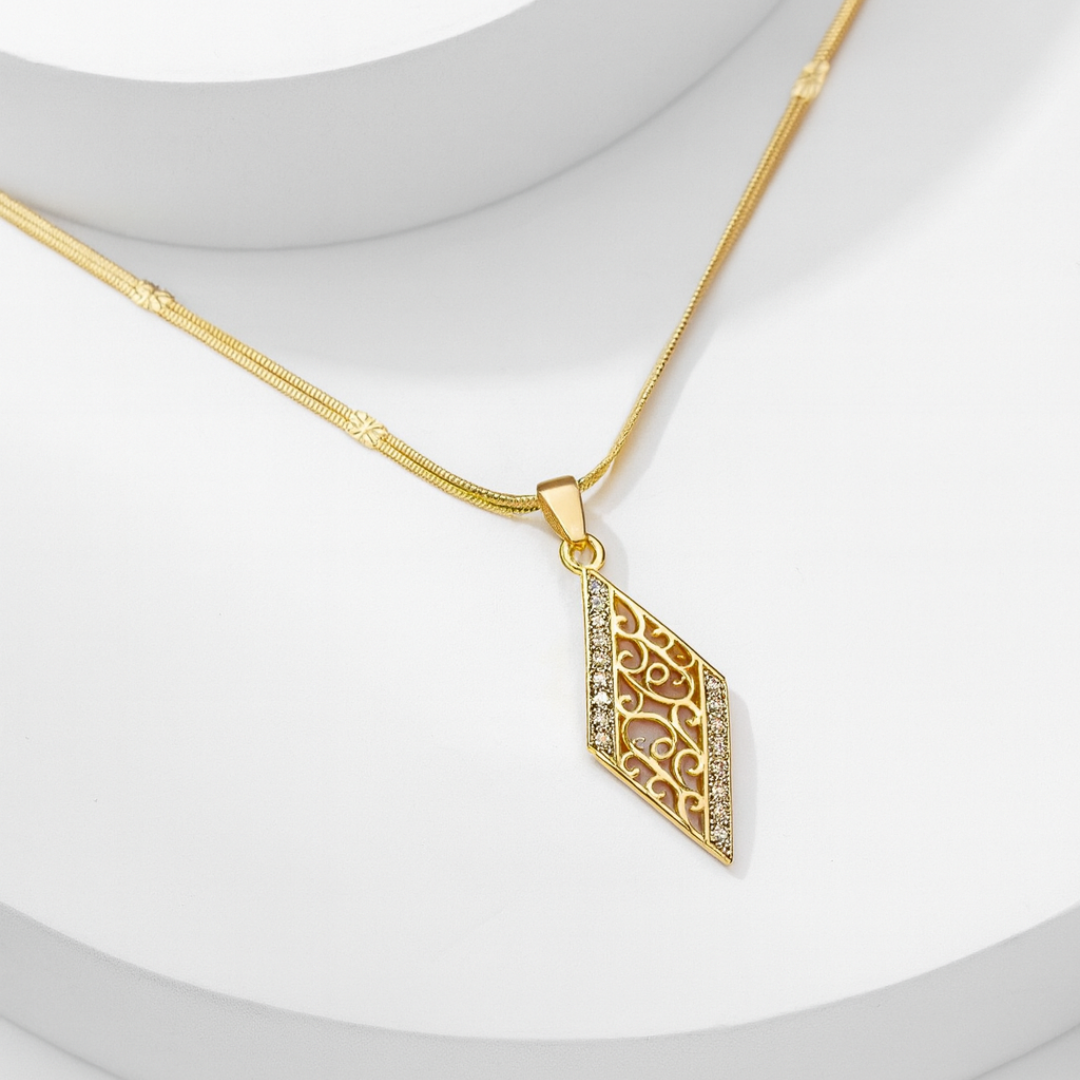 Leaflet gold pendent